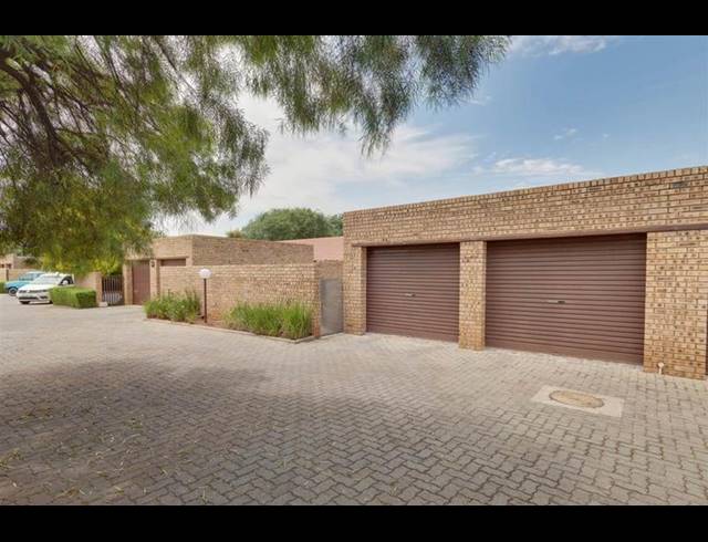 3 BEDROOM HOUSE FOR SALE IN ALBEMARLE